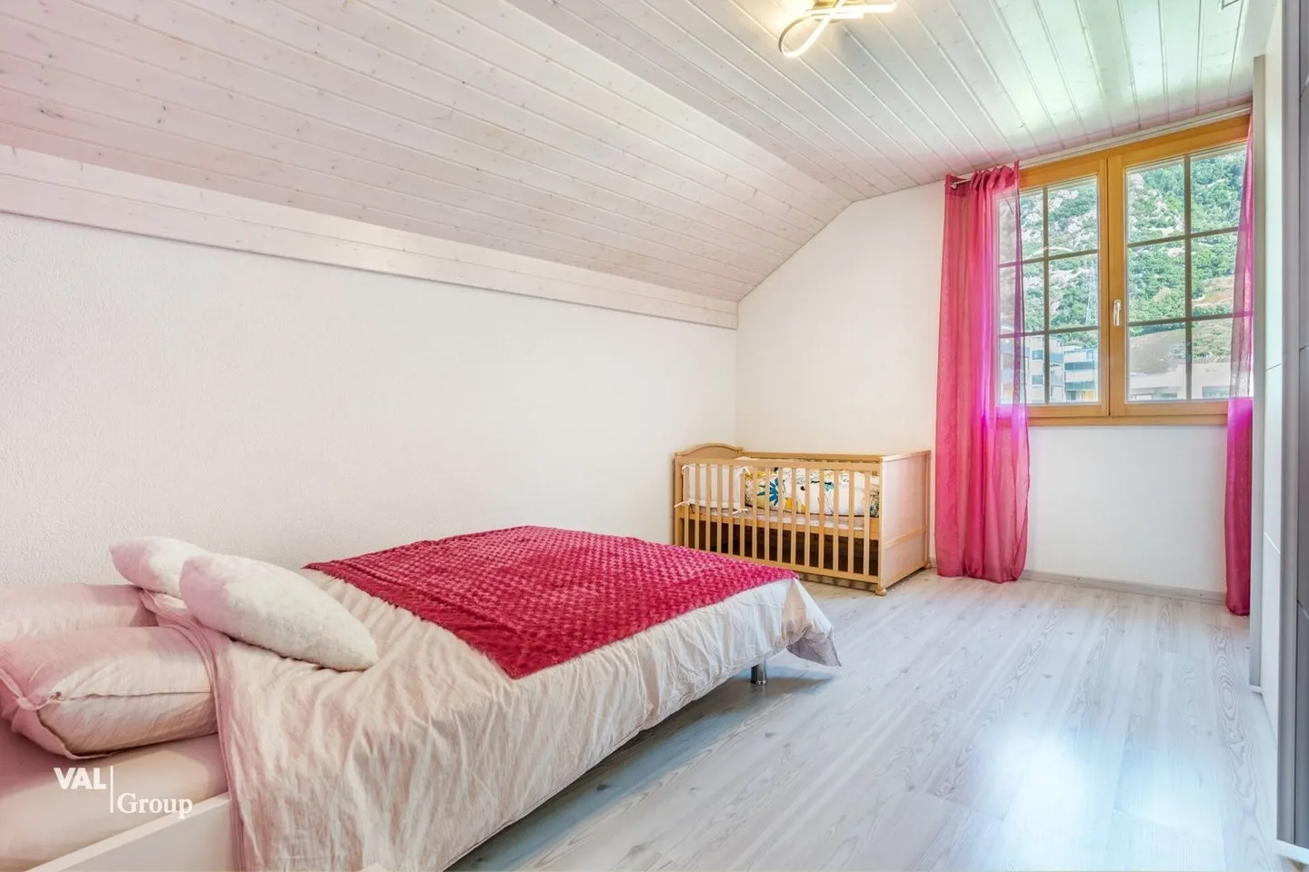 Magnifique villa dans un quartier calme avec grand jardin et jacuzzi - Photo 11 of 13