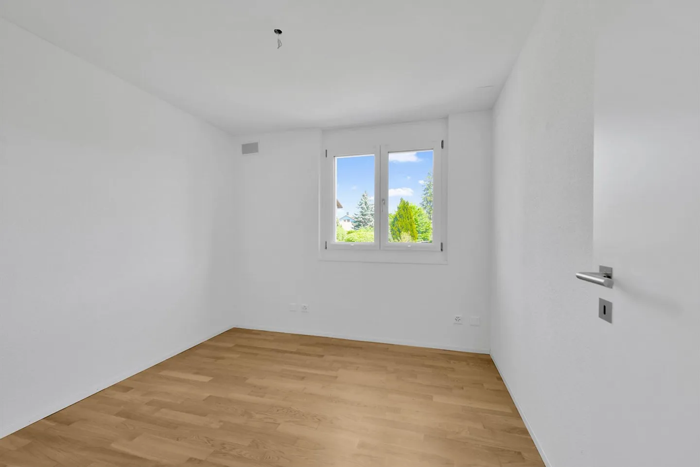 Moderna casa familiare semi-indipendente in una posizione tranquilla a Pfyn - Foto 12 di 19