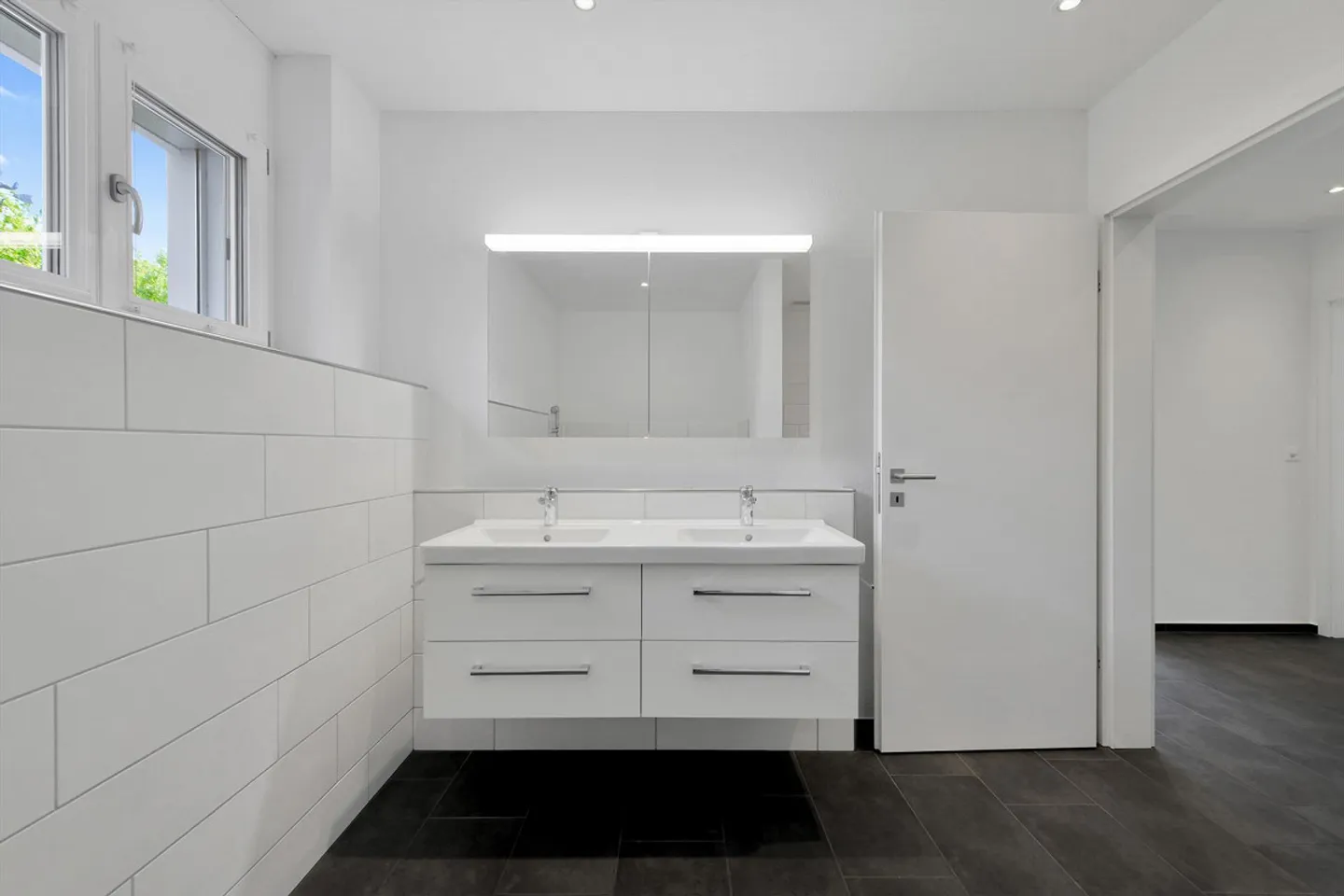 Moderna casa familiare semi-indipendente in una posizione tranquilla a Pfyn - Foto 16 di 19
