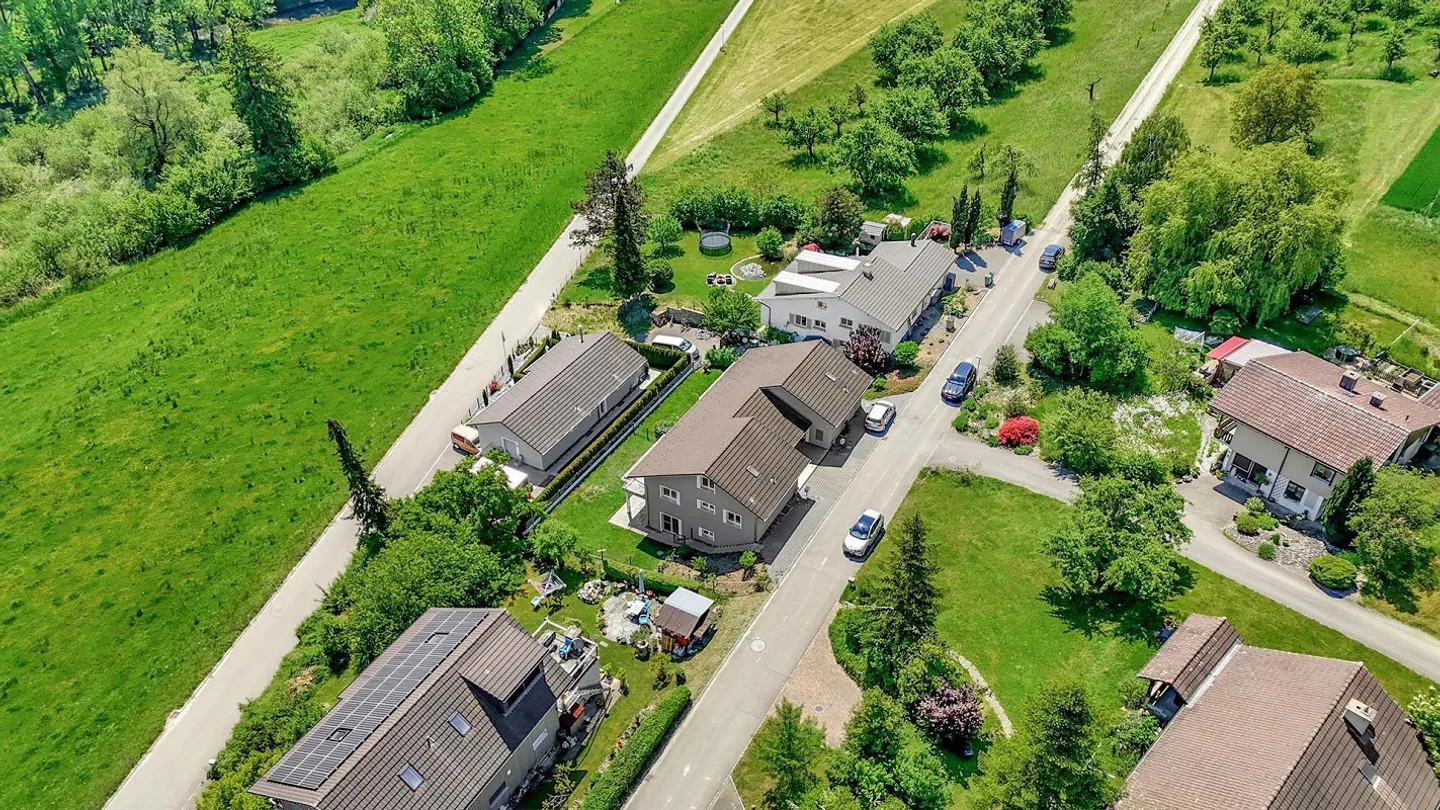 Moderna casa familiare semi-indipendente in una posizione tranquilla a Pfyn - Foto 19 di 19