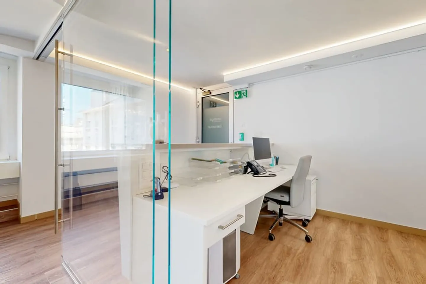 Magnificent offices just steps from the lake - Photo 2 of 12