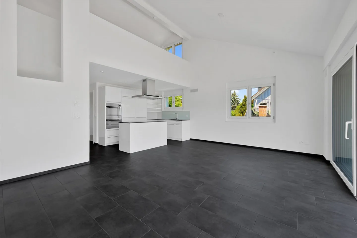 Moderna casa familiare semi-indipendente in una posizione tranquilla a Pfyn - Foto 6 di 19