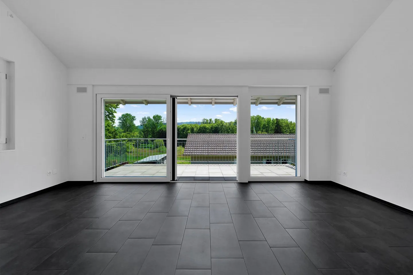 Moderna casa familiare semi-indipendente in una posizione tranquilla a Pfyn - Foto 7 di 19