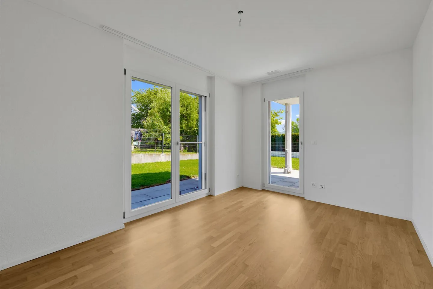 Moderna casa familiare semi-indipendente in una posizione tranquilla a Pfyn - Foto 10 di 19