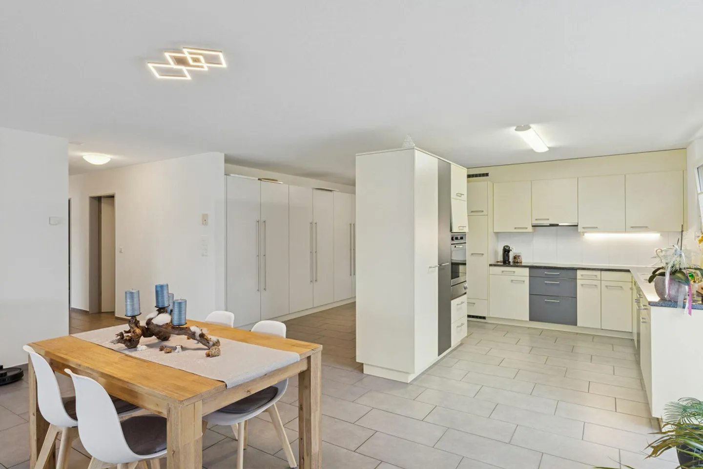 Familienwohnung mit grosser Terrasse - Foto 2 von 7