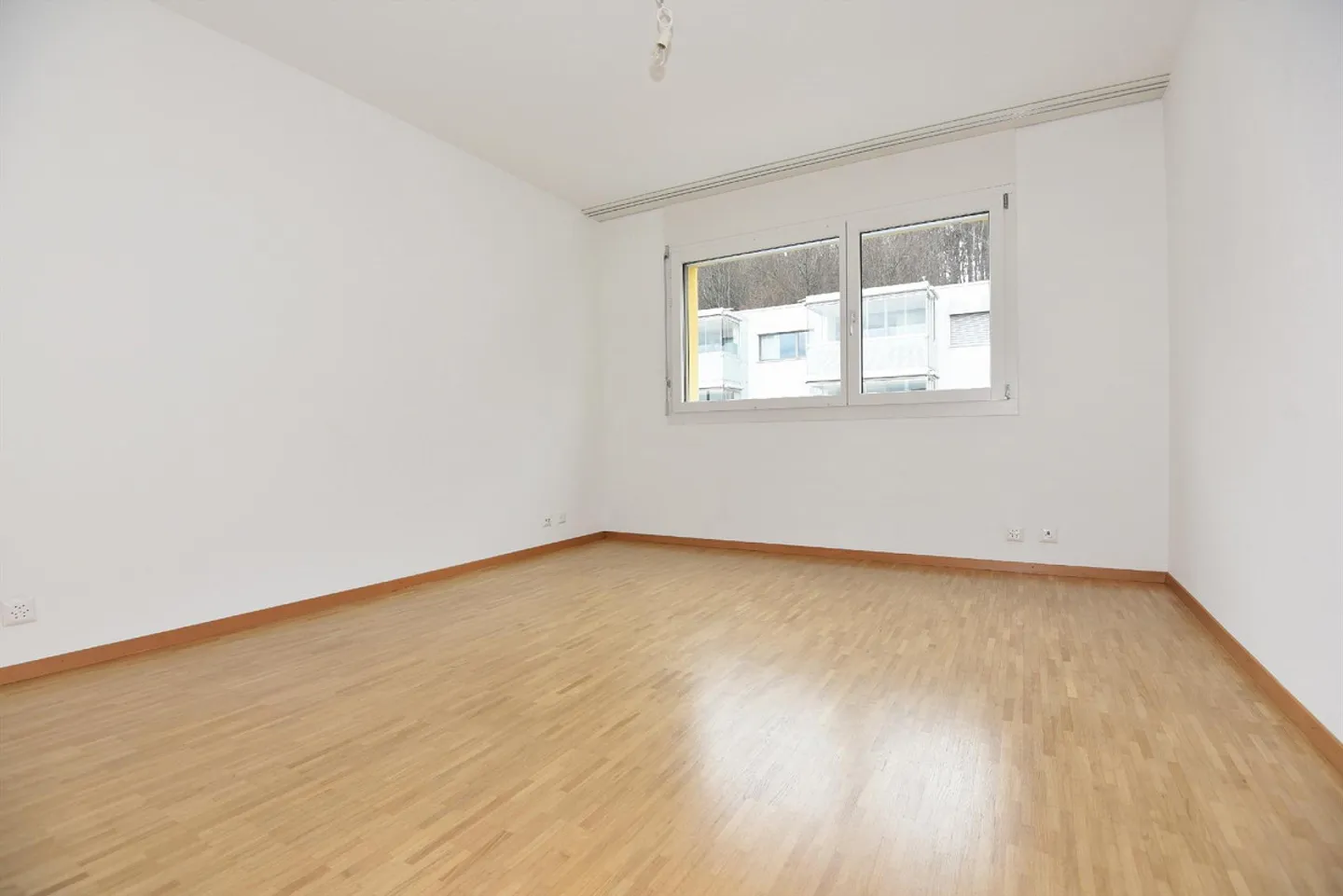 Appartement spacieux avec grand balcon - Photo 3 sur 9