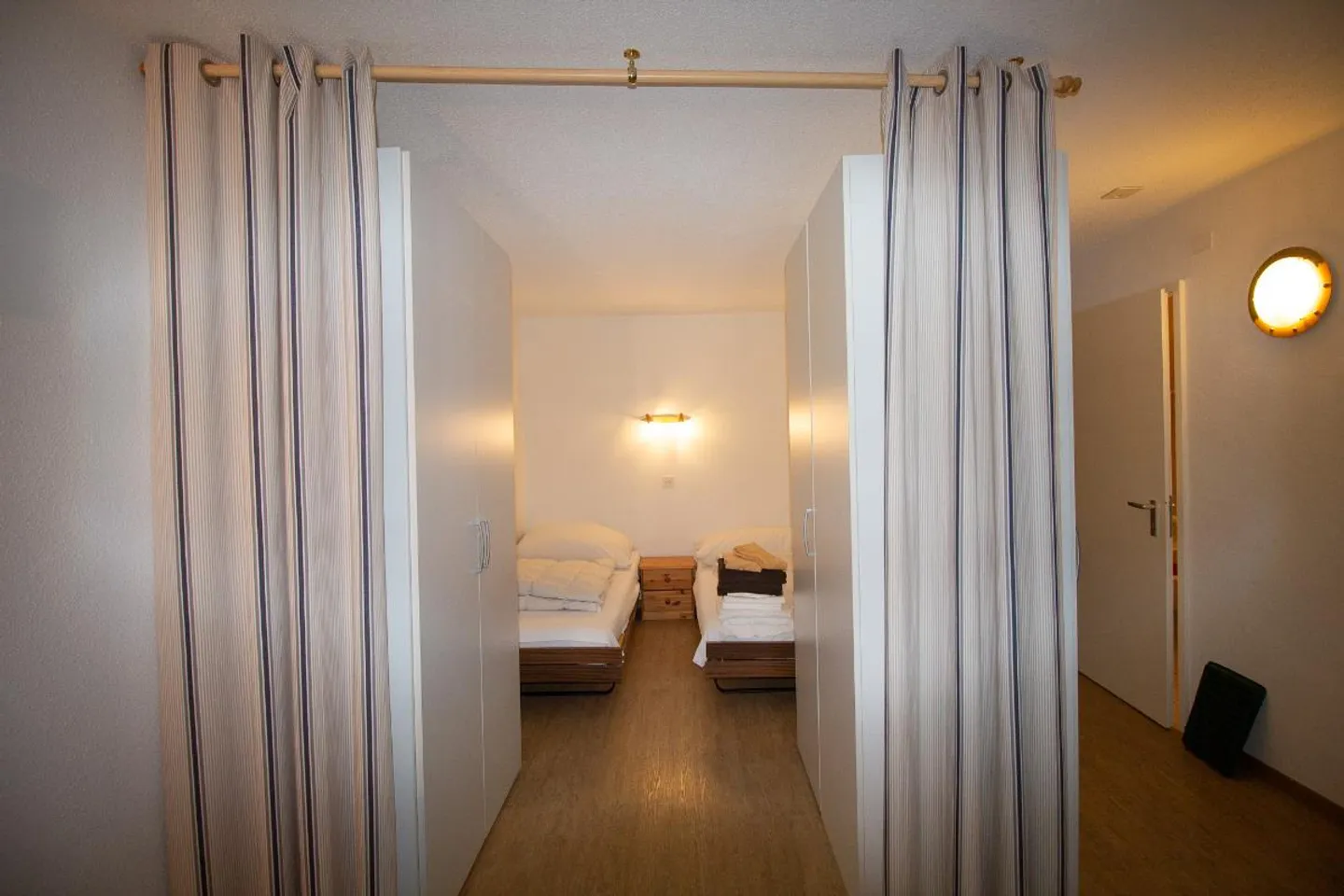 Maison d'appartement 1.5-03, appartement lumineux et bien entretenu de 1.5 pièces avec balcon sud-est - Photo 6 sur 10