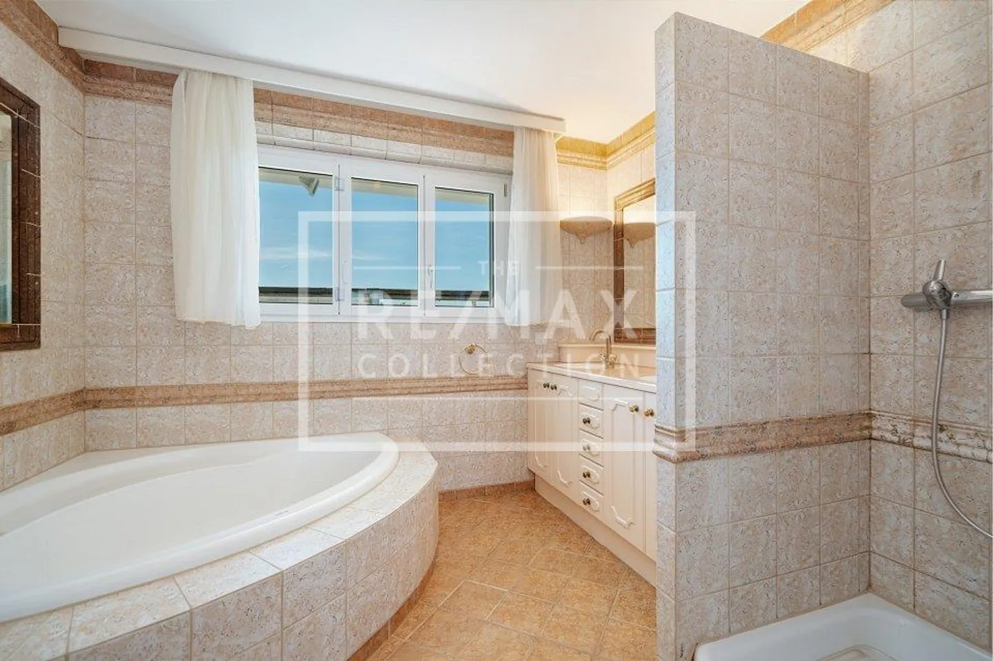 Representative panoramic villa at Mutschellen - Photo 11 of 13