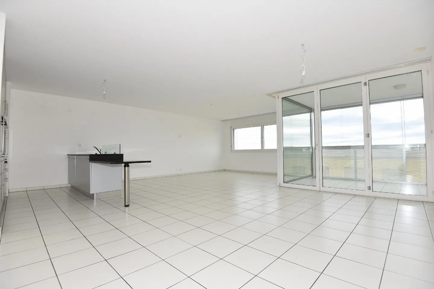 Appartement spacieux avec grand balcon - Photo 1 sur 9