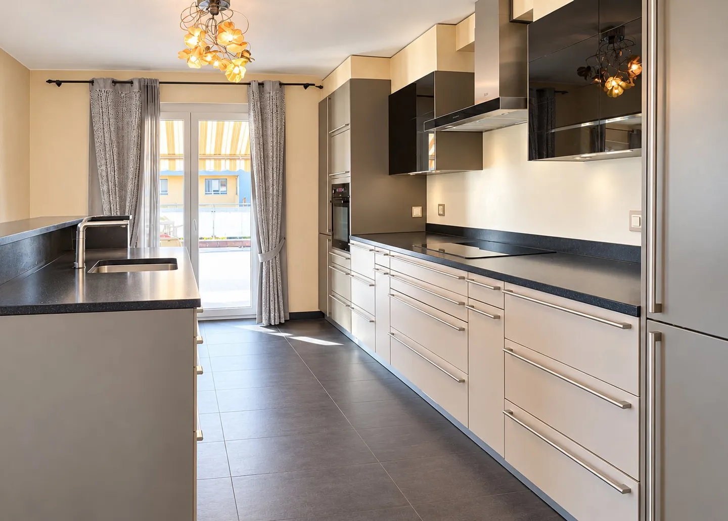 Spacious Duplex Apartment - Photo 2 of 12