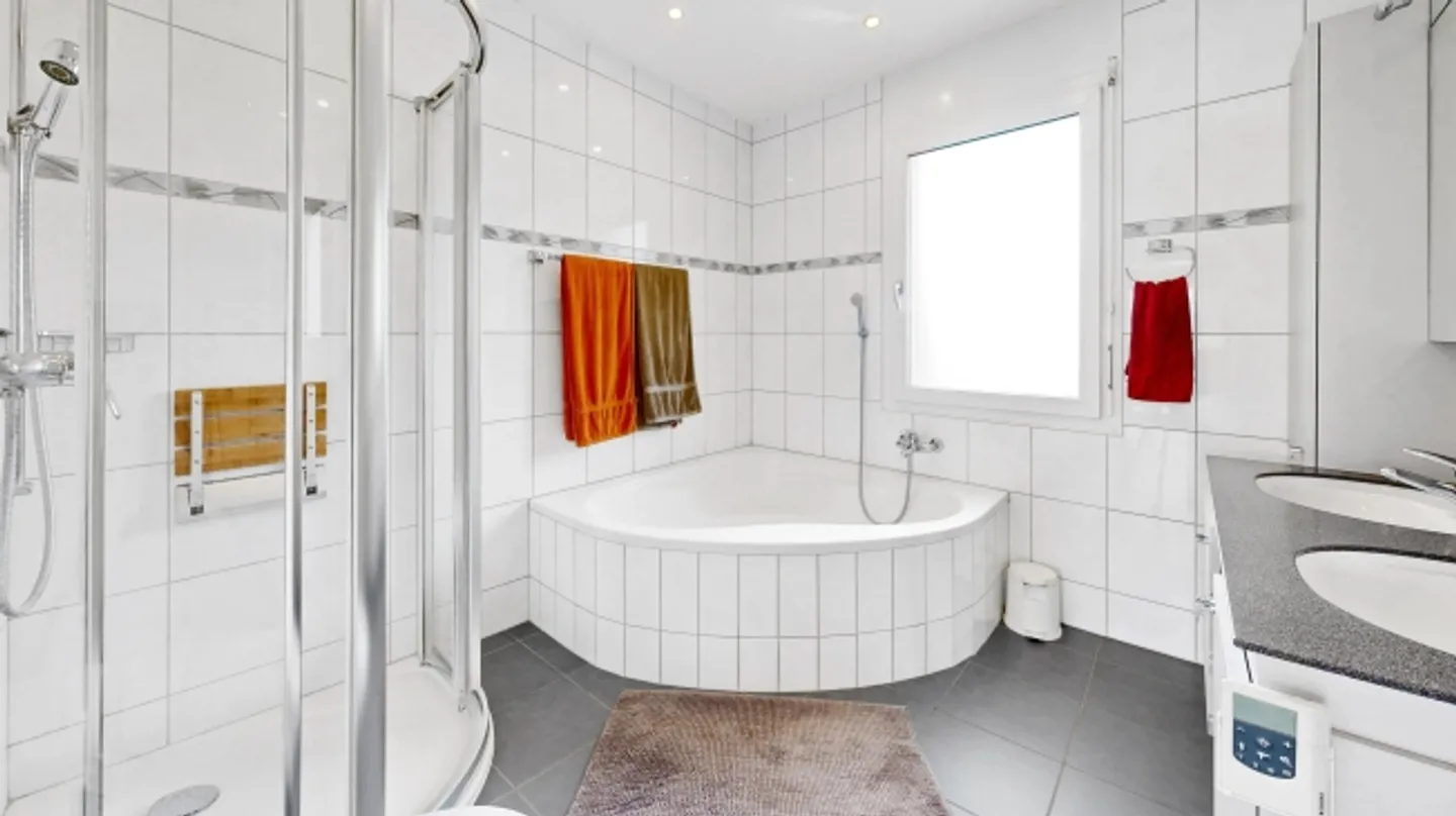 Casa bifamiliare a Meisterschwanden - Foto 9 di 12