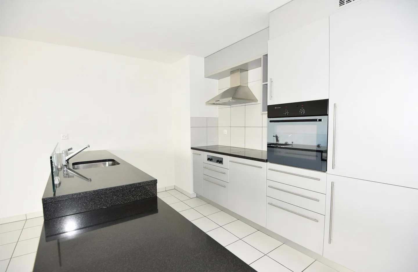 Appartement spacieux avec grand balcon - Photo 6 sur 9