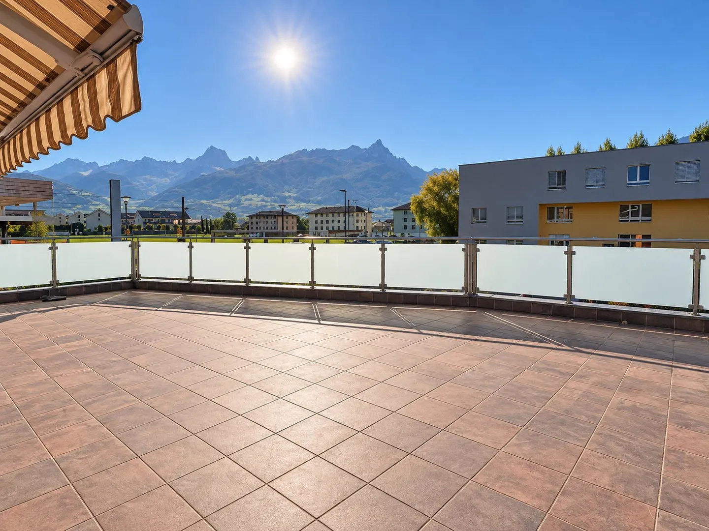 Spacious Duplex Apartment - Photo 12 of 12