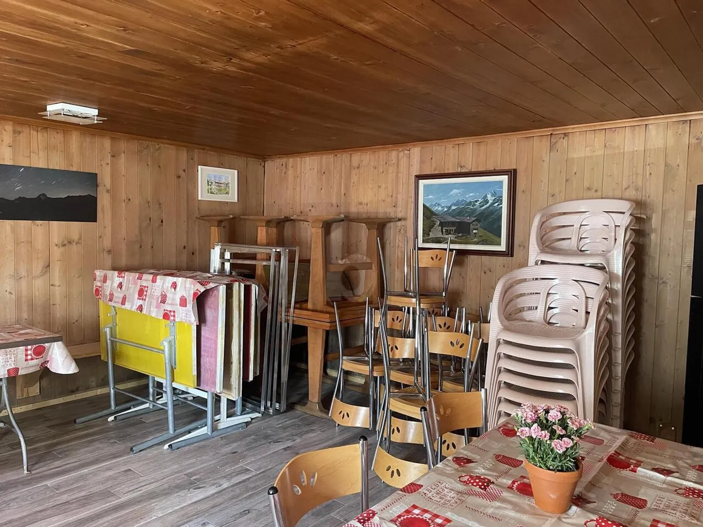 RUSTIC WITH A WONDERFUL PANORAMA - Photo 3 of 6
