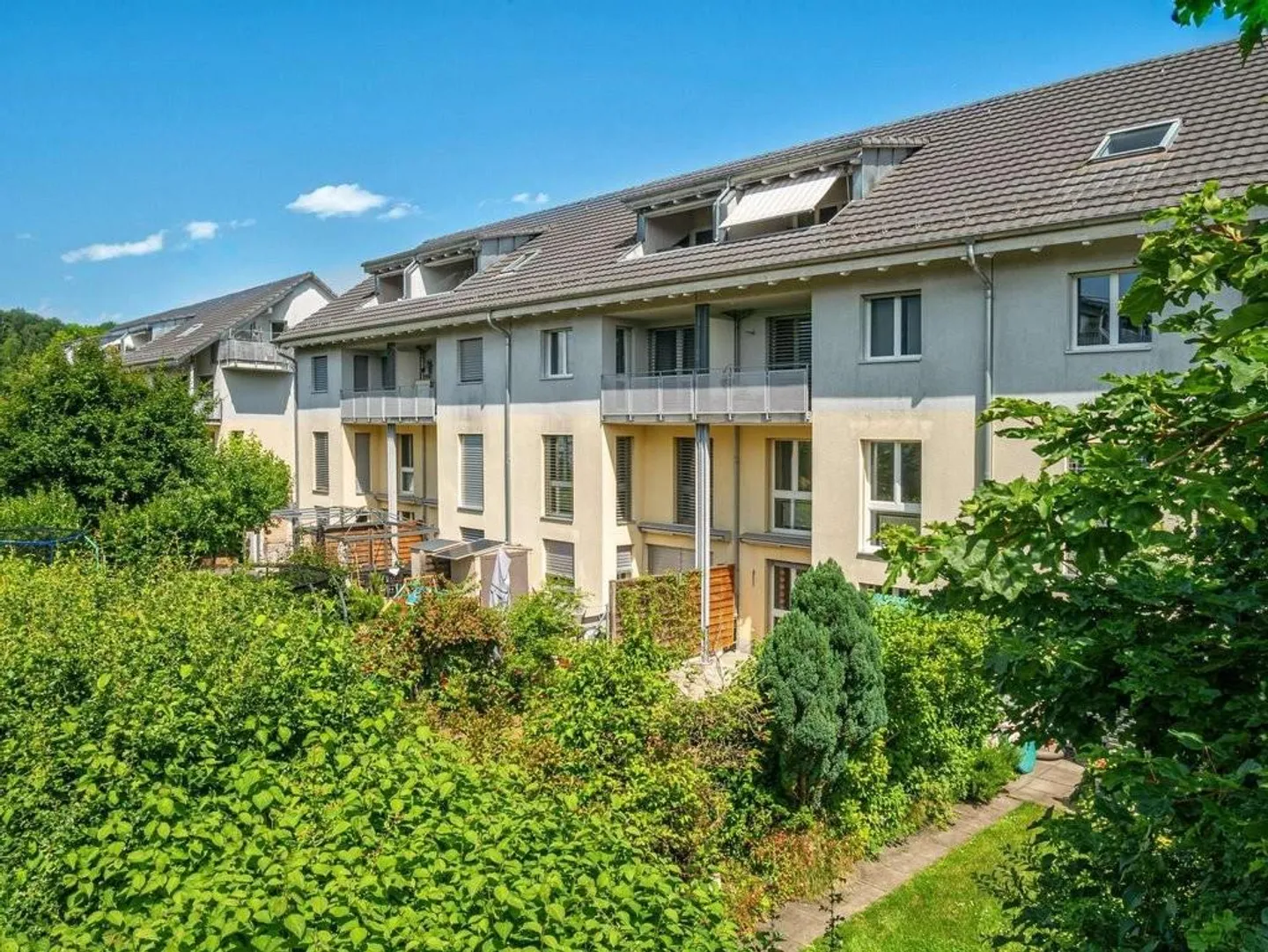 Charmante Maisonettewohnung mit zwei Balkonen in ruhiger Lage - Foto 1 von 10