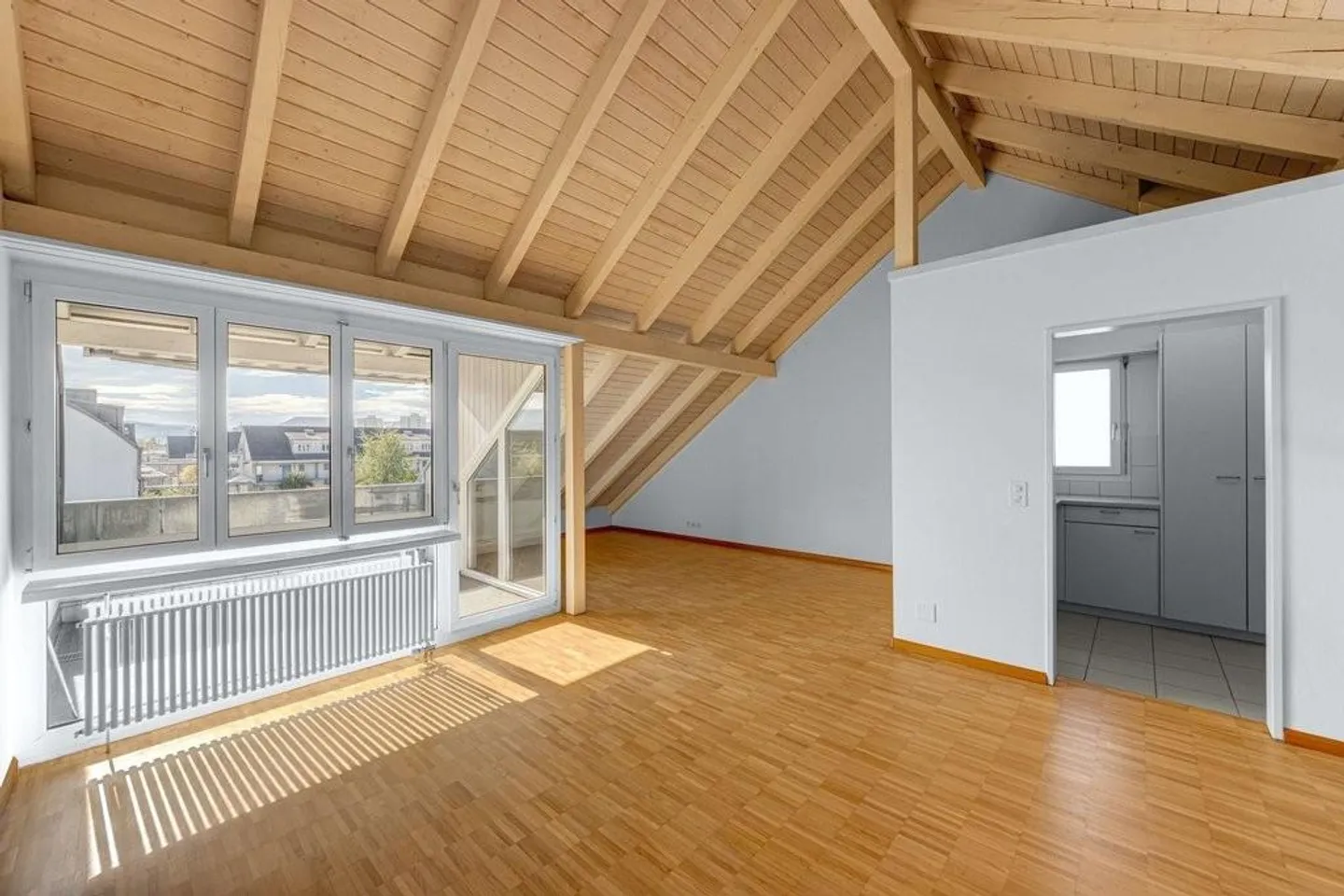 Charmante Maisonettewohnung mit zwei Balkonen in ruhiger Lage - Foto 2 von 10