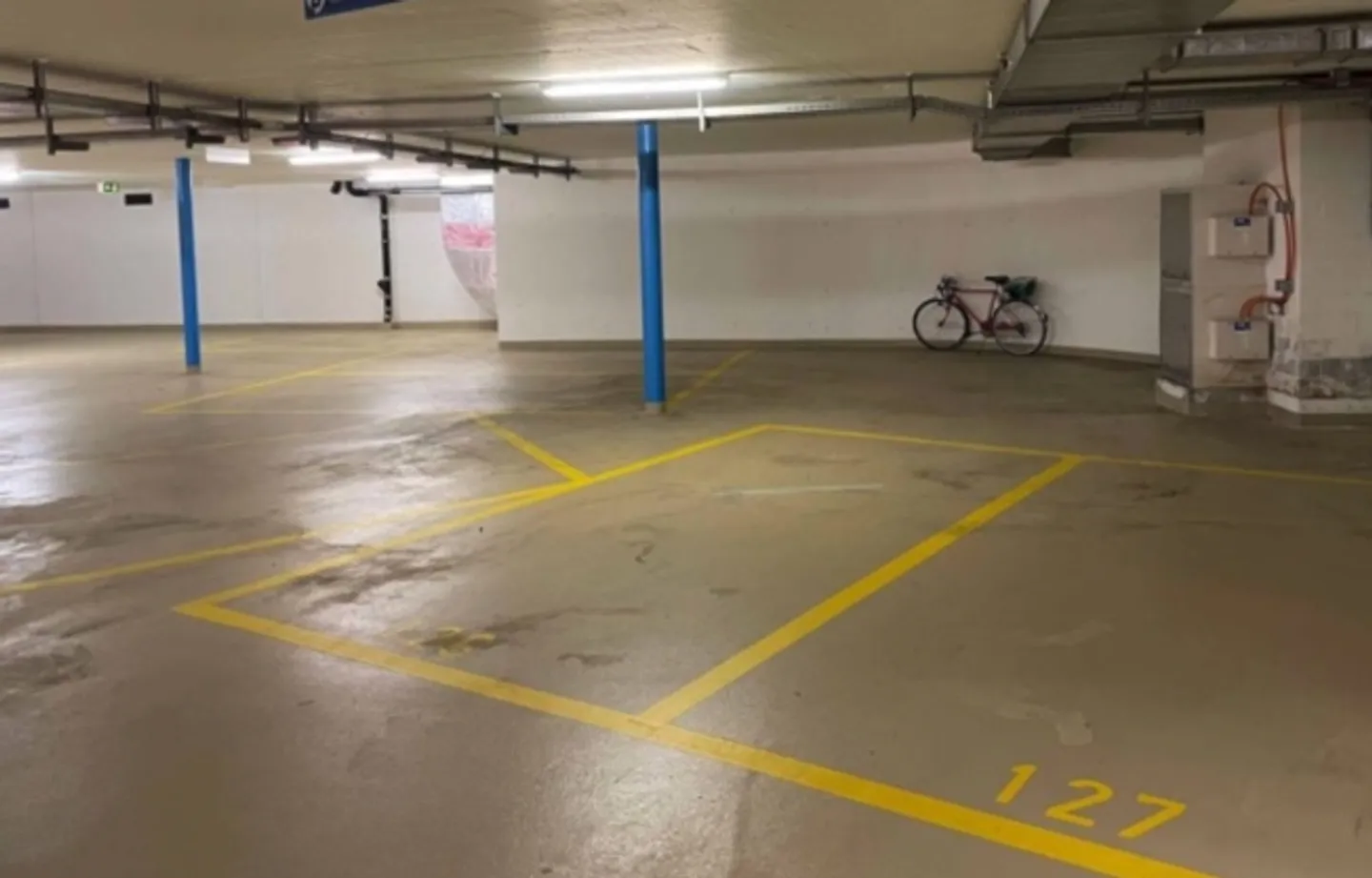 Zentraler Garagenparkplatz in Zürich - Foto 1 von 1
