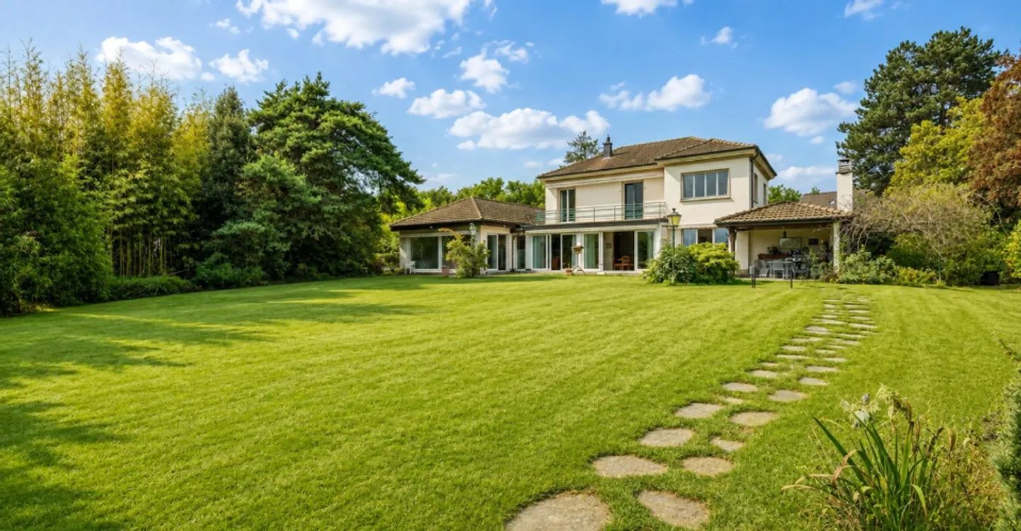 Magnifique maison familiale avec vue sur le lac - Photo 1 sur 13