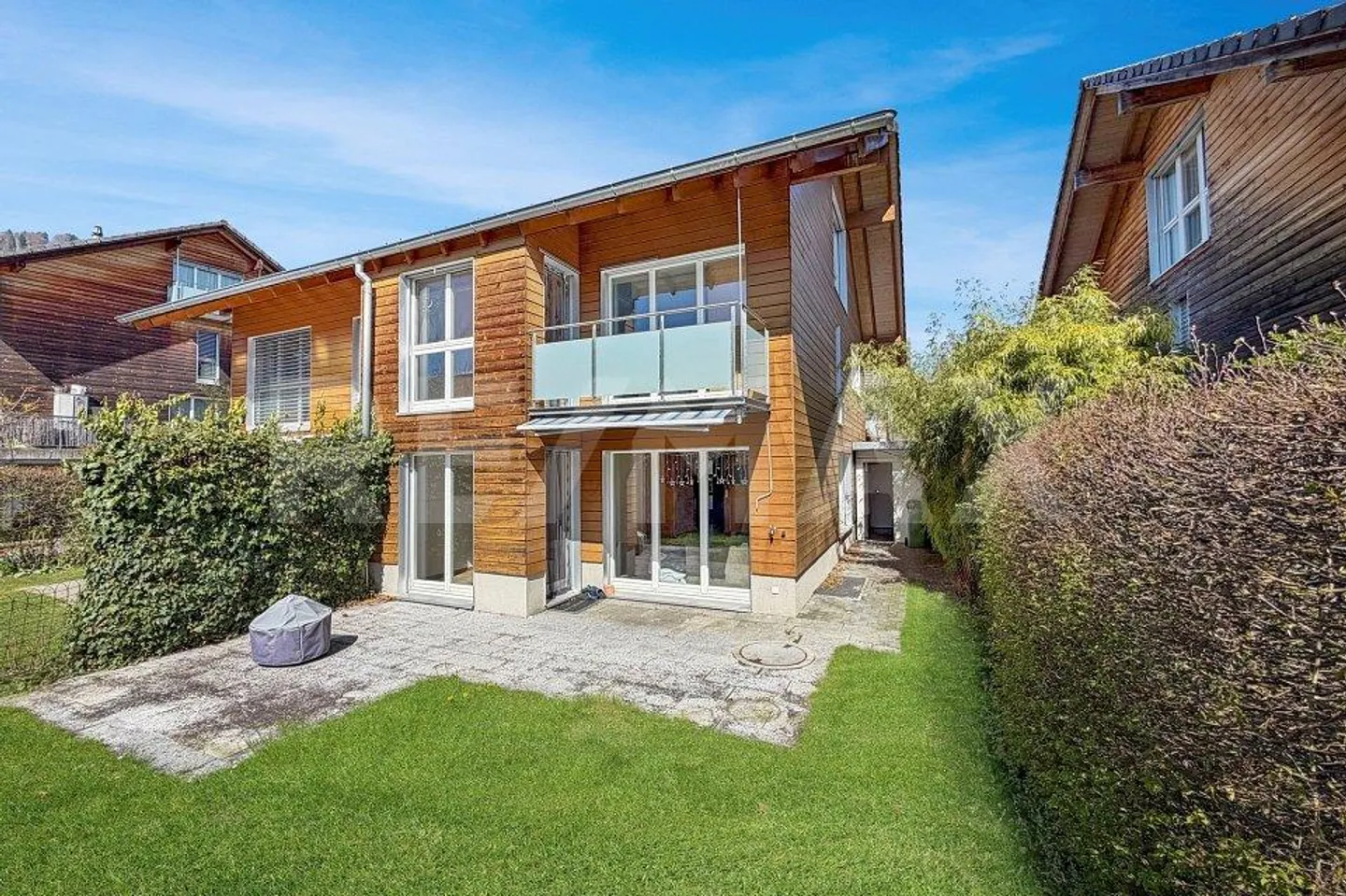 Maison familiale semi-détachée lumineuse de 5½ pièces à Kaufdorf - conviviale pour les familles... - Photo 1 sur 13