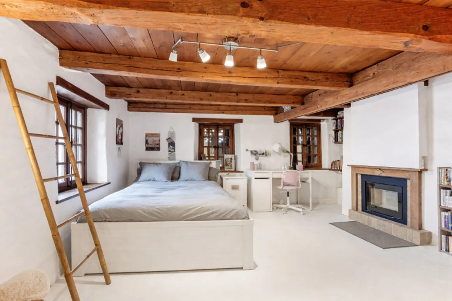 Characterful village house with roof balcony and very nice view - Photo 9 of 13