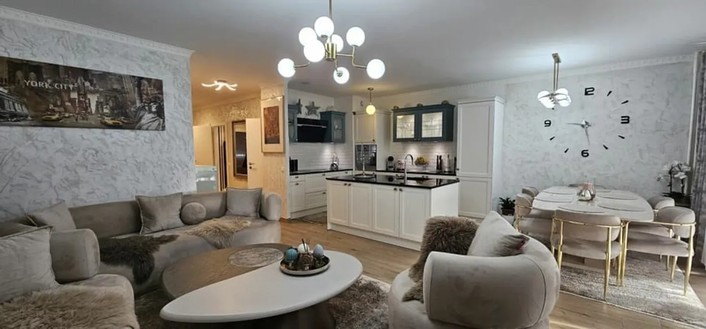 4.5 room apartment renovated - Photo 2 of 10