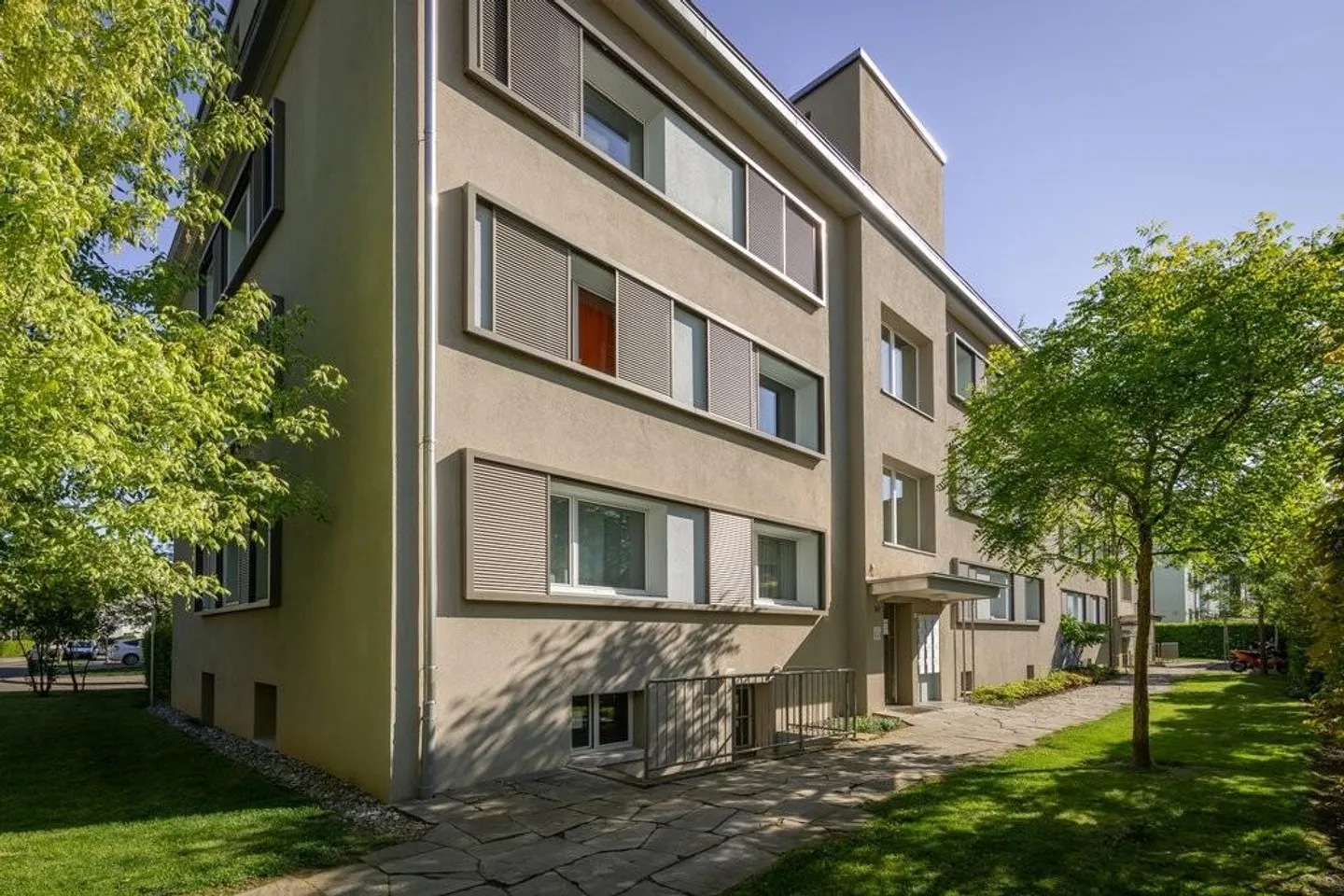 RENT WITHOUT DEPOSIT - Central residential location in a lively village center - Photo 1 of 4
