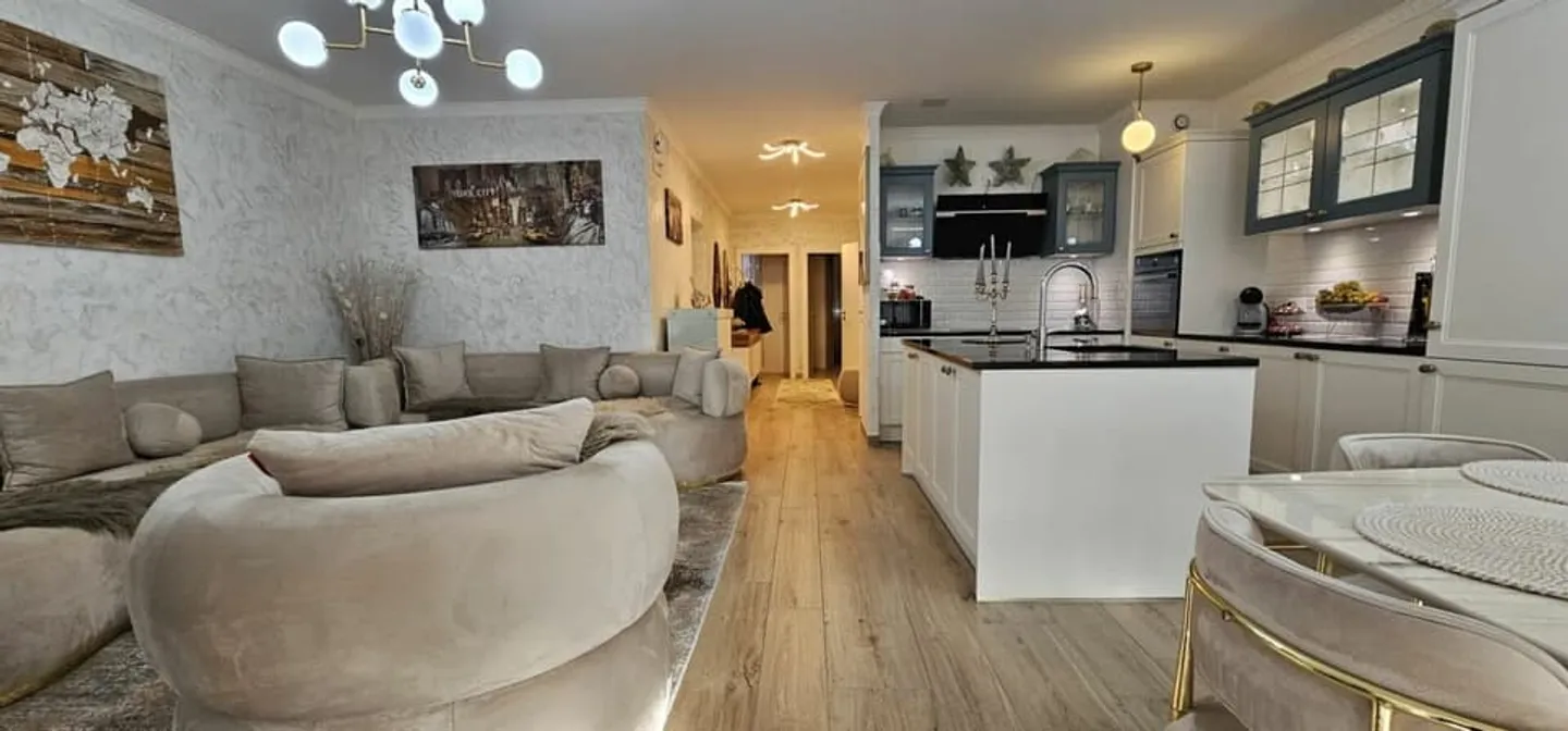 4.5 room apartment renovated - Photo 3 of 10