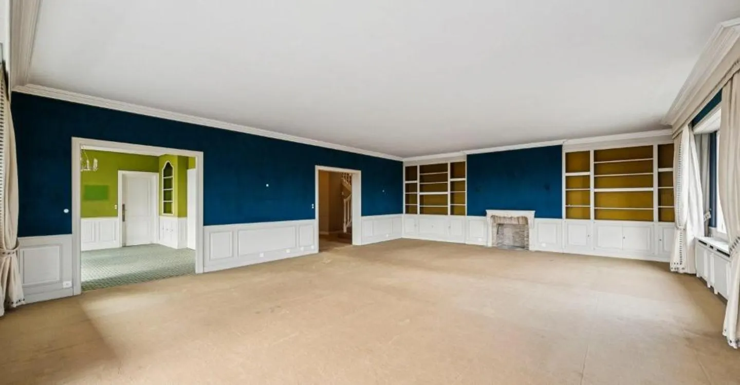 Off-Market | Exceptional Penthouse in Florissant - Photo 2 of 4