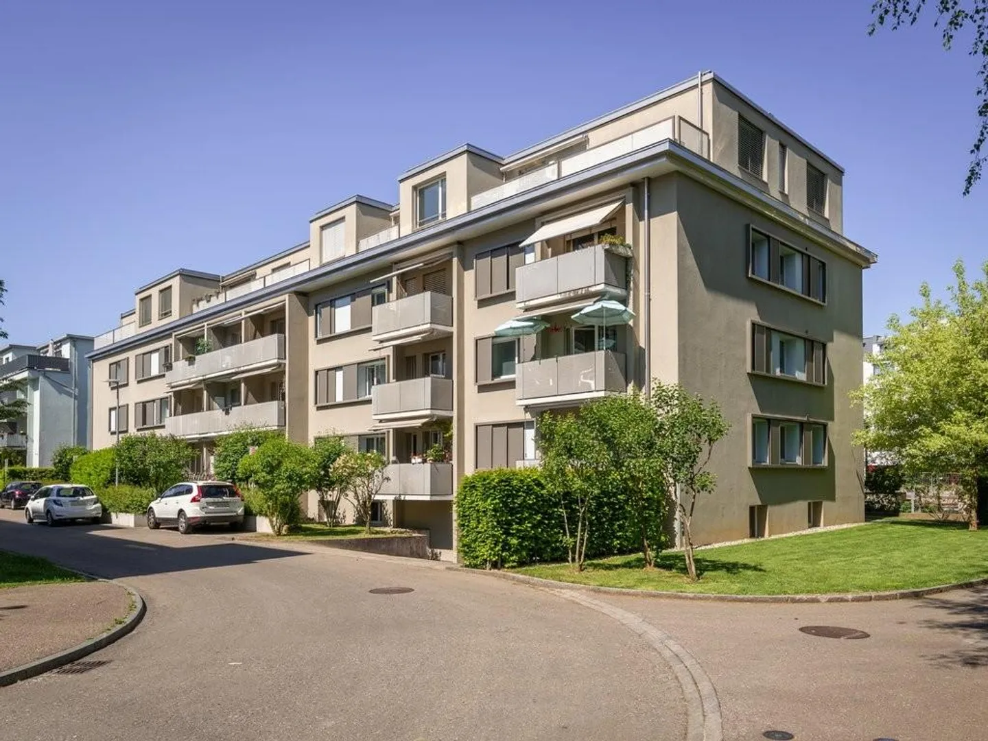RENT WITHOUT DEPOSIT - Central residential location in a lively village center - Photo 2 of 4