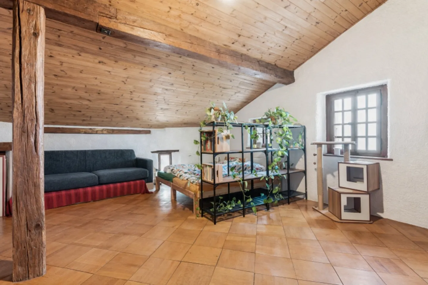 Characterful village house with roof balcony and very nice view - Photo 11 of 13