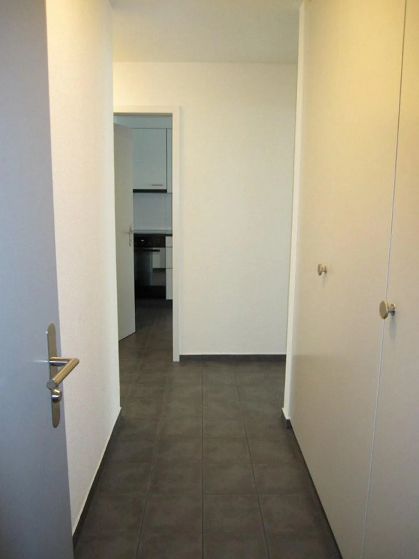 Länggasse - appartement moderne de 2,5 pièces avec 2 balcons - Photo 3 sur 6