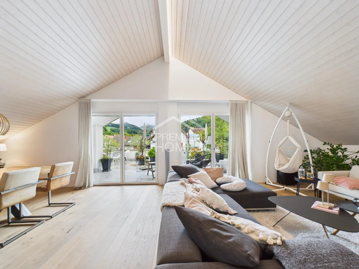 Elegante Attikawohnung mit Terrasse - Foto 7 von 13