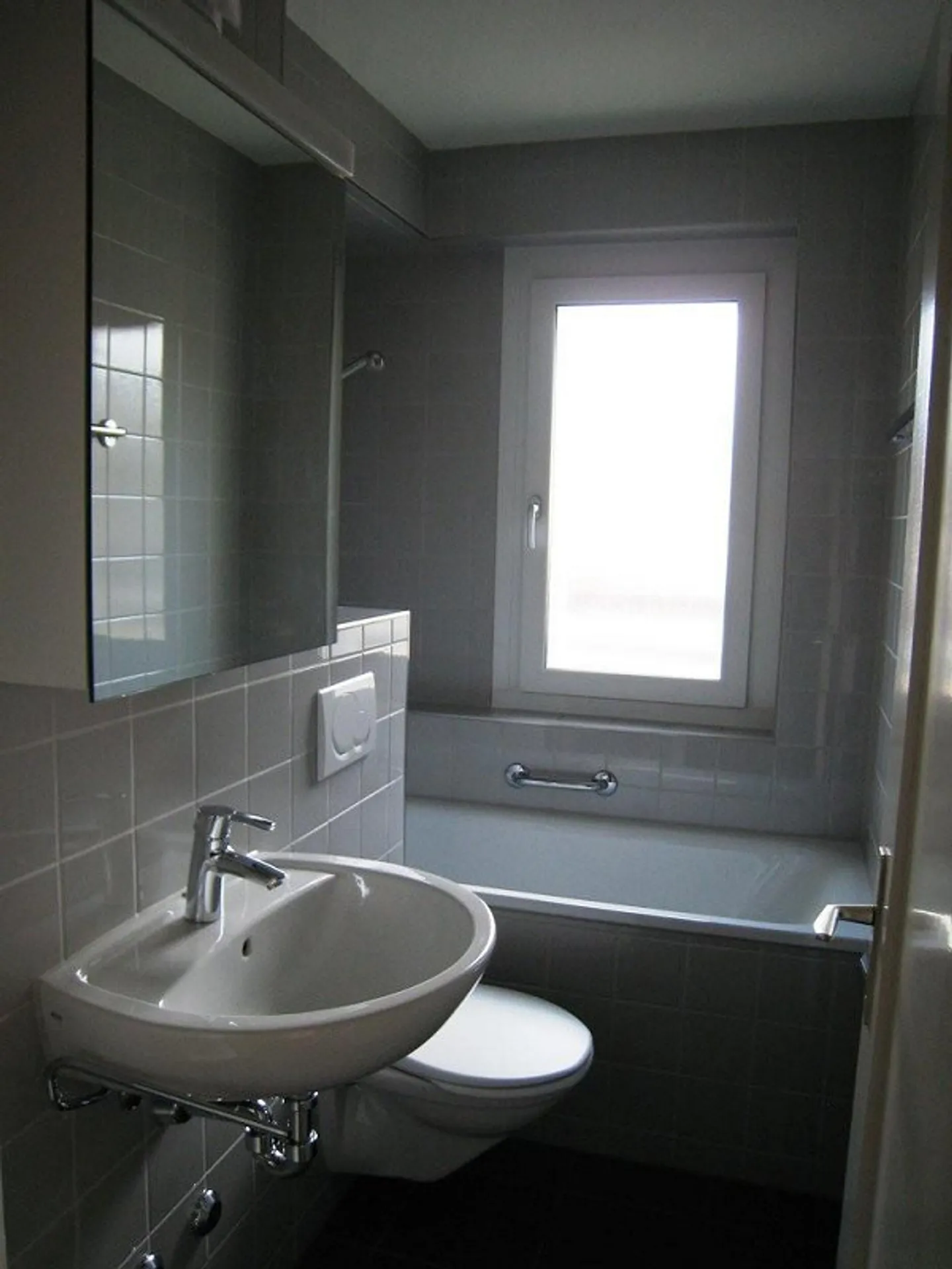 RENT WITHOUT DEPOSIT - Central residential location in a lively village center - Photo 4 of 4