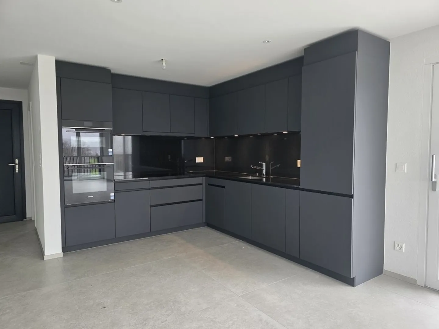 Maison de ville 5.5 pièces neuve à CHF 2'800.-/mois - Photo 3 sur 11