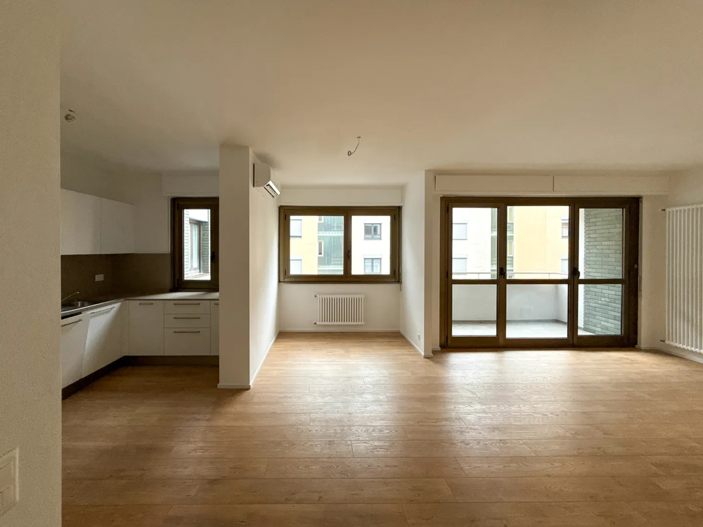 Appartement de 2,5 pièces rénové à Cassarate - Photo 3 sur 9