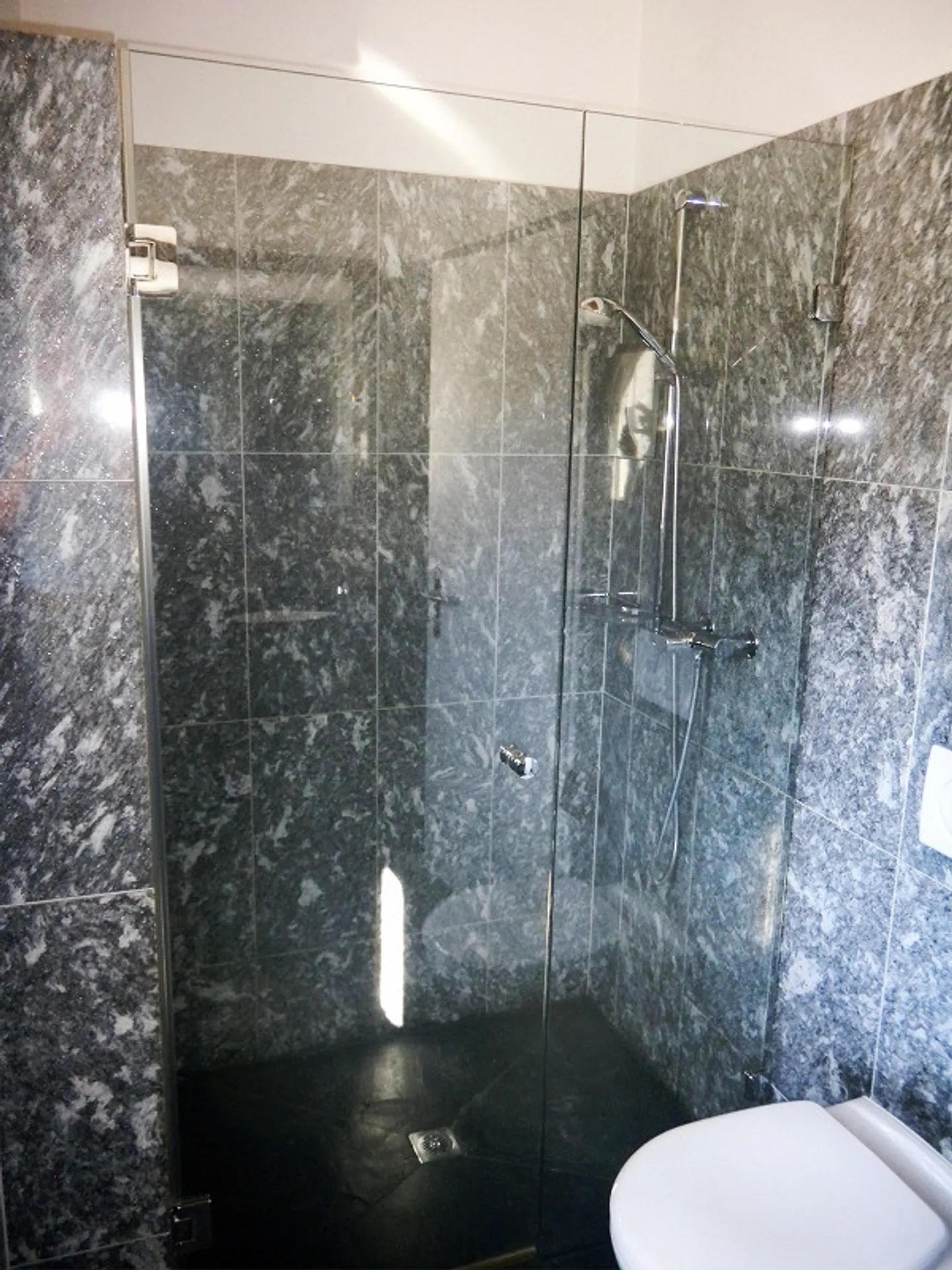 Maisonette penthouse de 5 1/2 pièces - Photo 9 sur 11