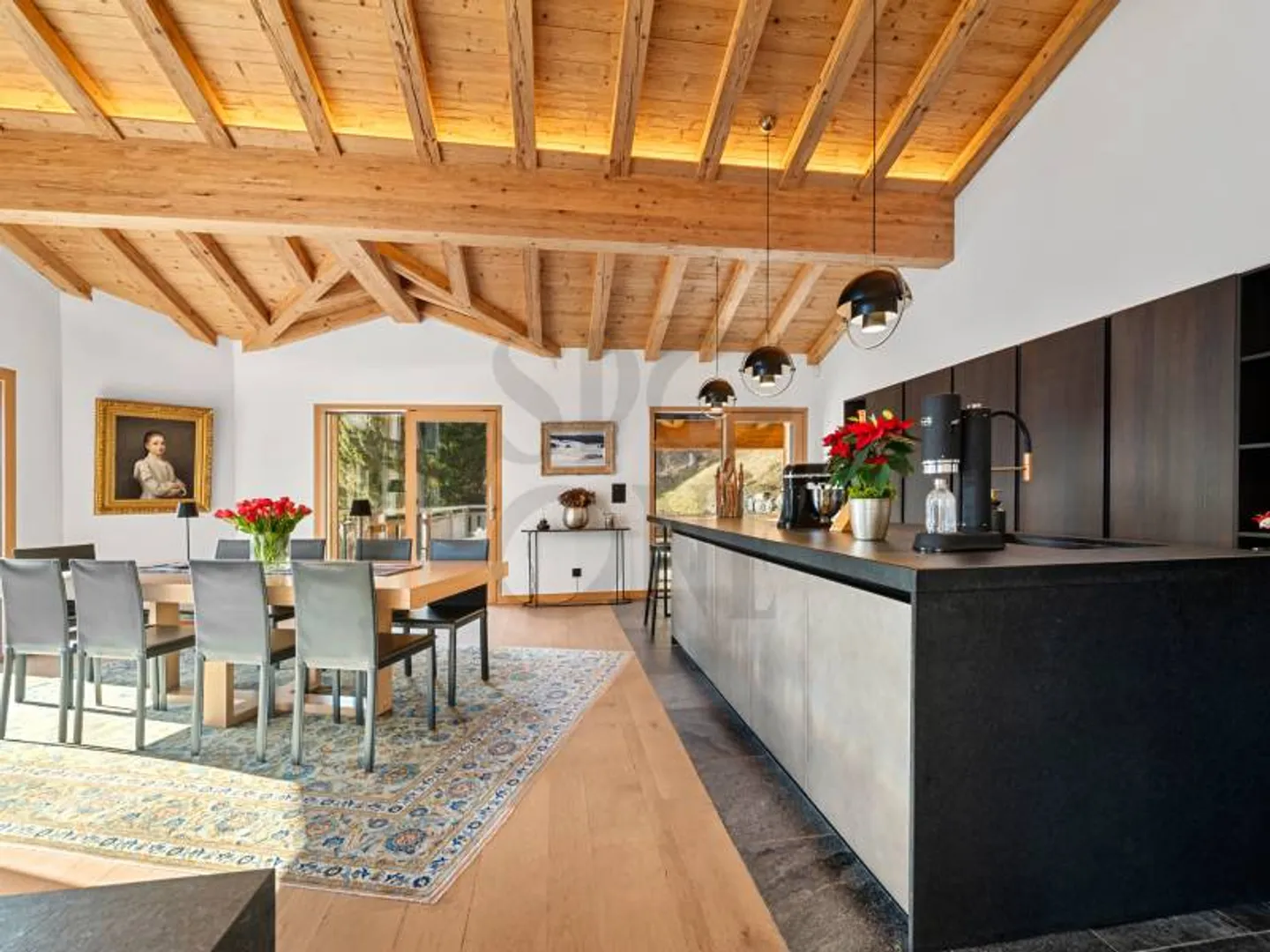 Luxury Chalet in Alpine Paradise - Photo 3 of 8