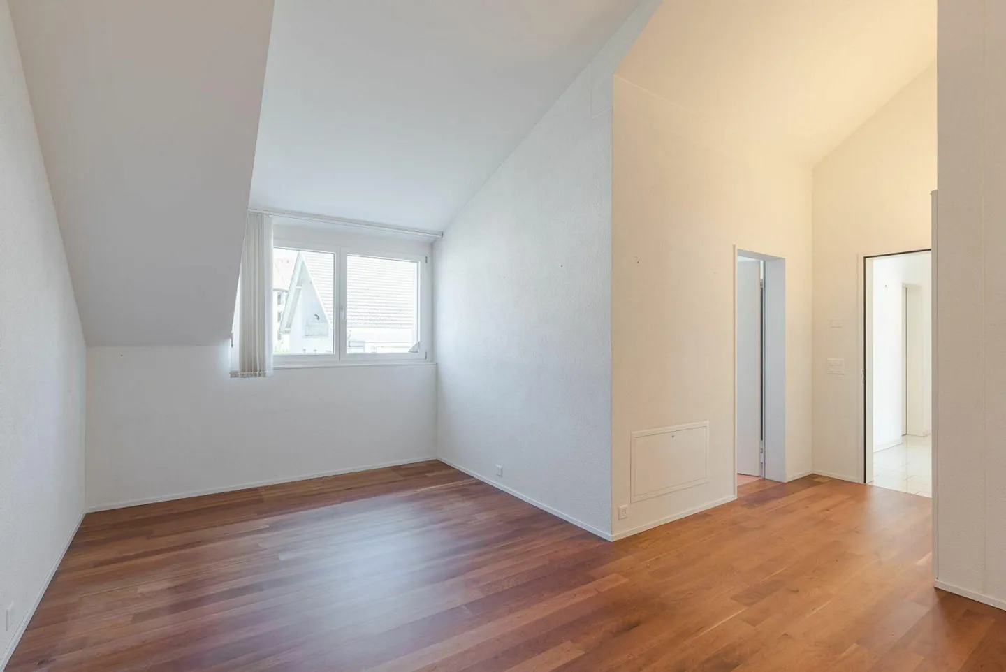 Grosszügige 4.5-Zimmer-Attika-Wohnung mit zwei Tiefgaragenplätzen, ... - Photo 11 of 23