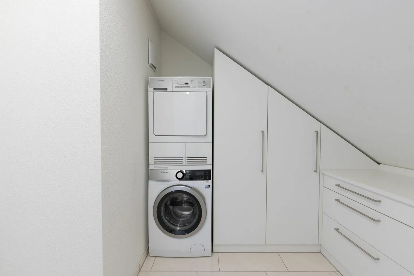 Grosszügige 4.5-Zimmer-Attika-Wohnung mit zwei Tiefgaragenplätzen, ... - Photo 19 of 23