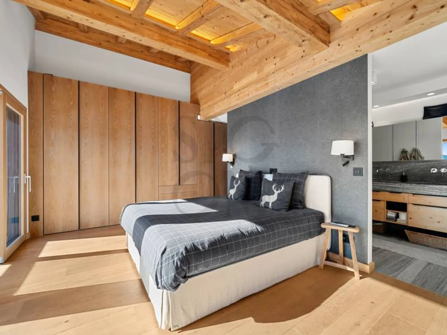 Luxury Chalet in Alpine Paradise - Photo 5 of 8