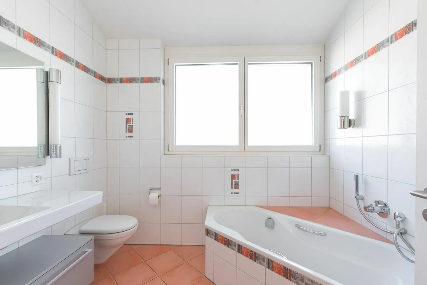 Grosszügige 4.5-Zimmer-Attika-Wohnung mit zwei Tiefgaragenplätzen, ... - Photo 14 of 23