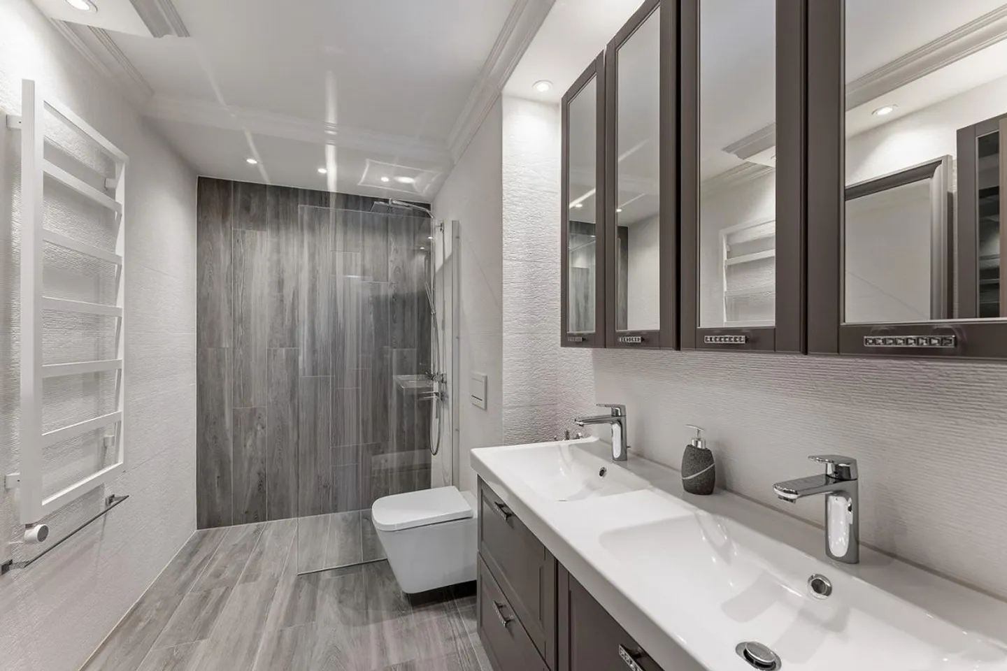 4.5 ROOM GROUND FLOOR APARTMENT WITH IN-LAW APARTMENT AND WELLNESS AREA - Photo 11 of 20