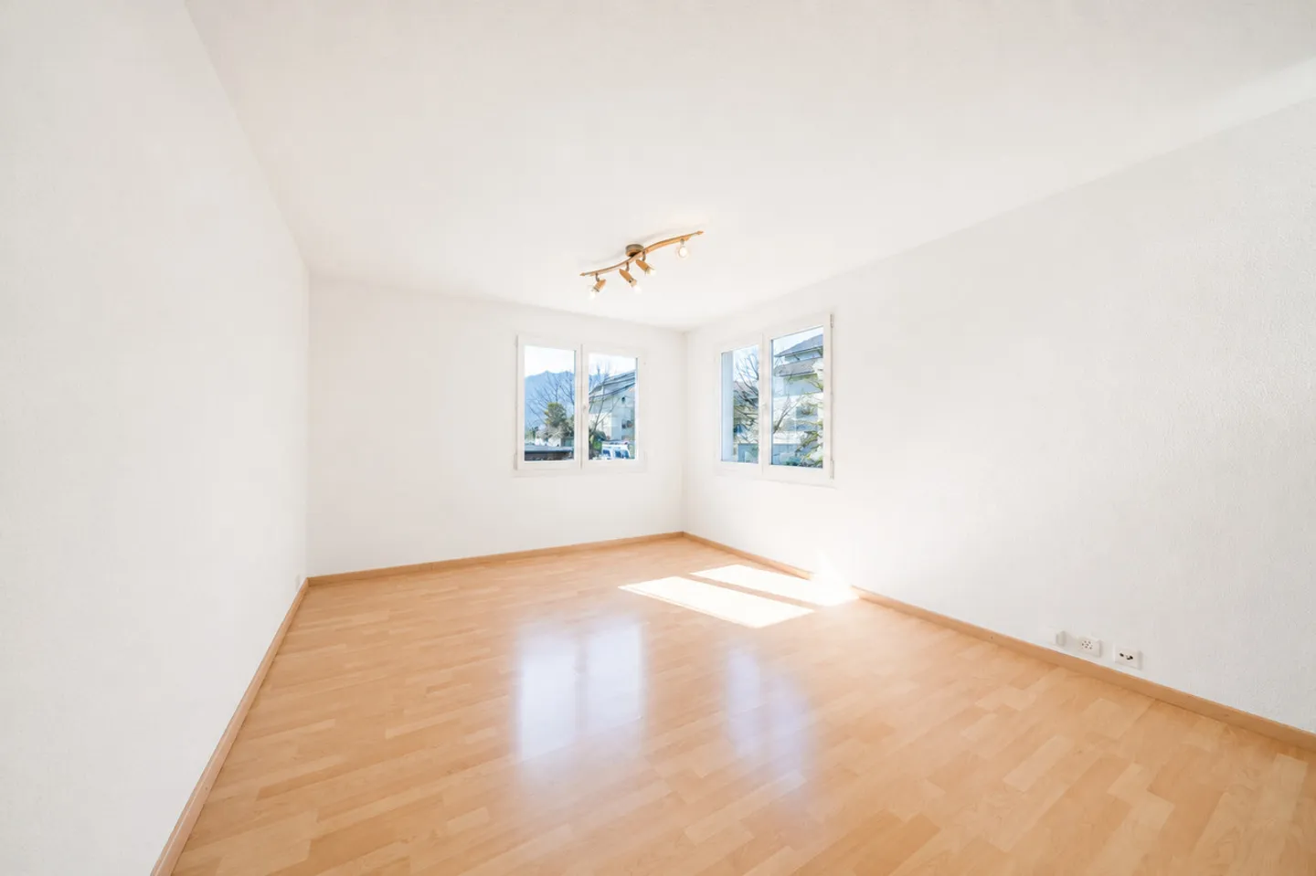 Geräumiges Familienhaus in Weggis - Foto 3 von 4
