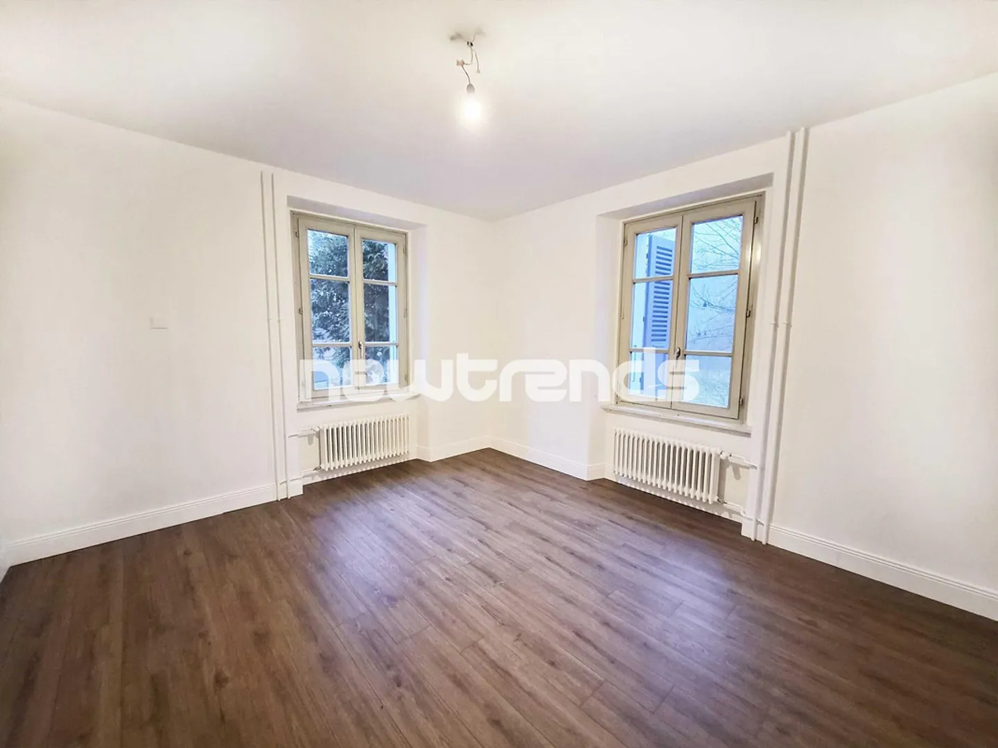 APPARTEMENT À LOUER RÉNOVÉ 4.5 PIÈCES - Photo 4 sur 14