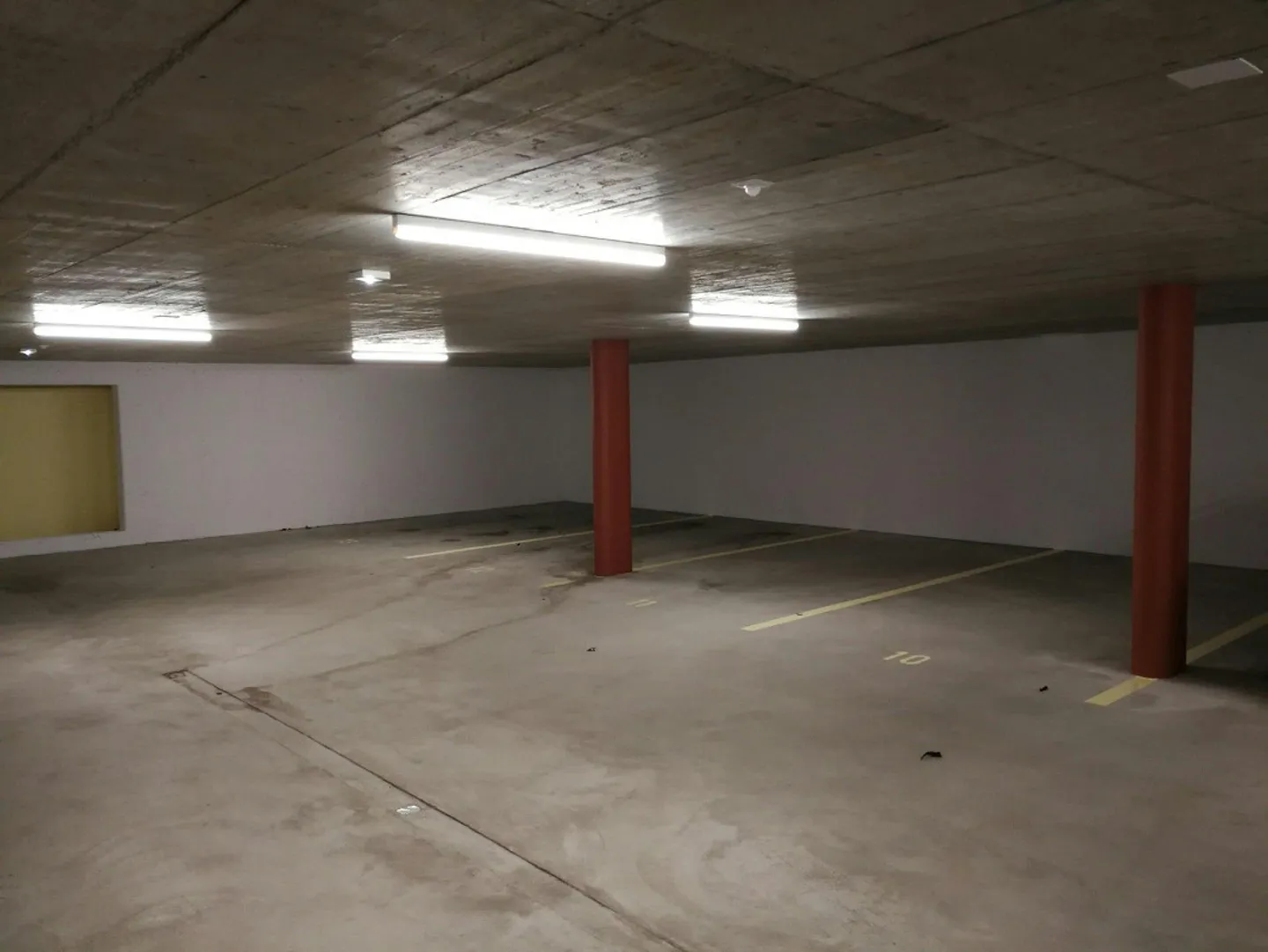 Einstellplatz in Tiefgarage bei Bahnhof Attikon/Rickenbach - Foto 1 von 1