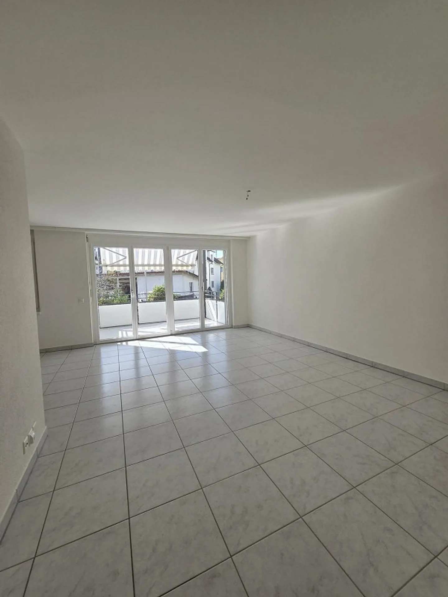 Accogliente appartamento di 3,5 stanze a Dübendorf - Foto 3 di 10
