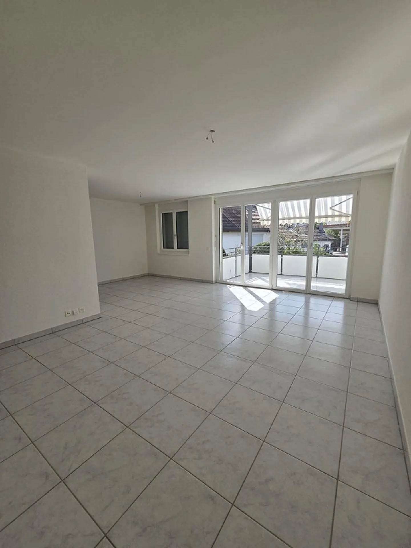 Accogliente appartamento di 3,5 stanze a Dübendorf - Foto 4 di 10