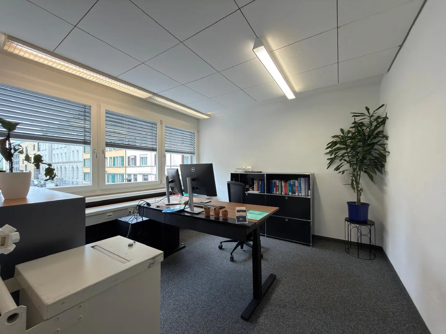 Espace commercial spacieux à Biel - Photo 3 sur 15