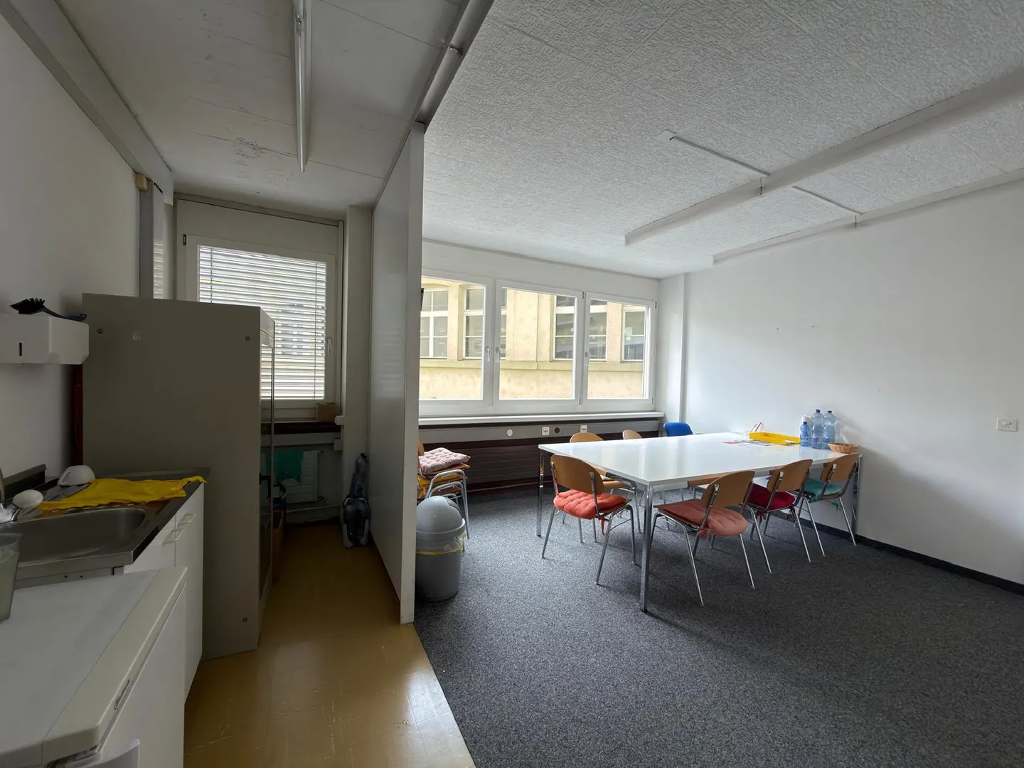 Espace commercial spacieux à Biel - Photo 2 sur 15