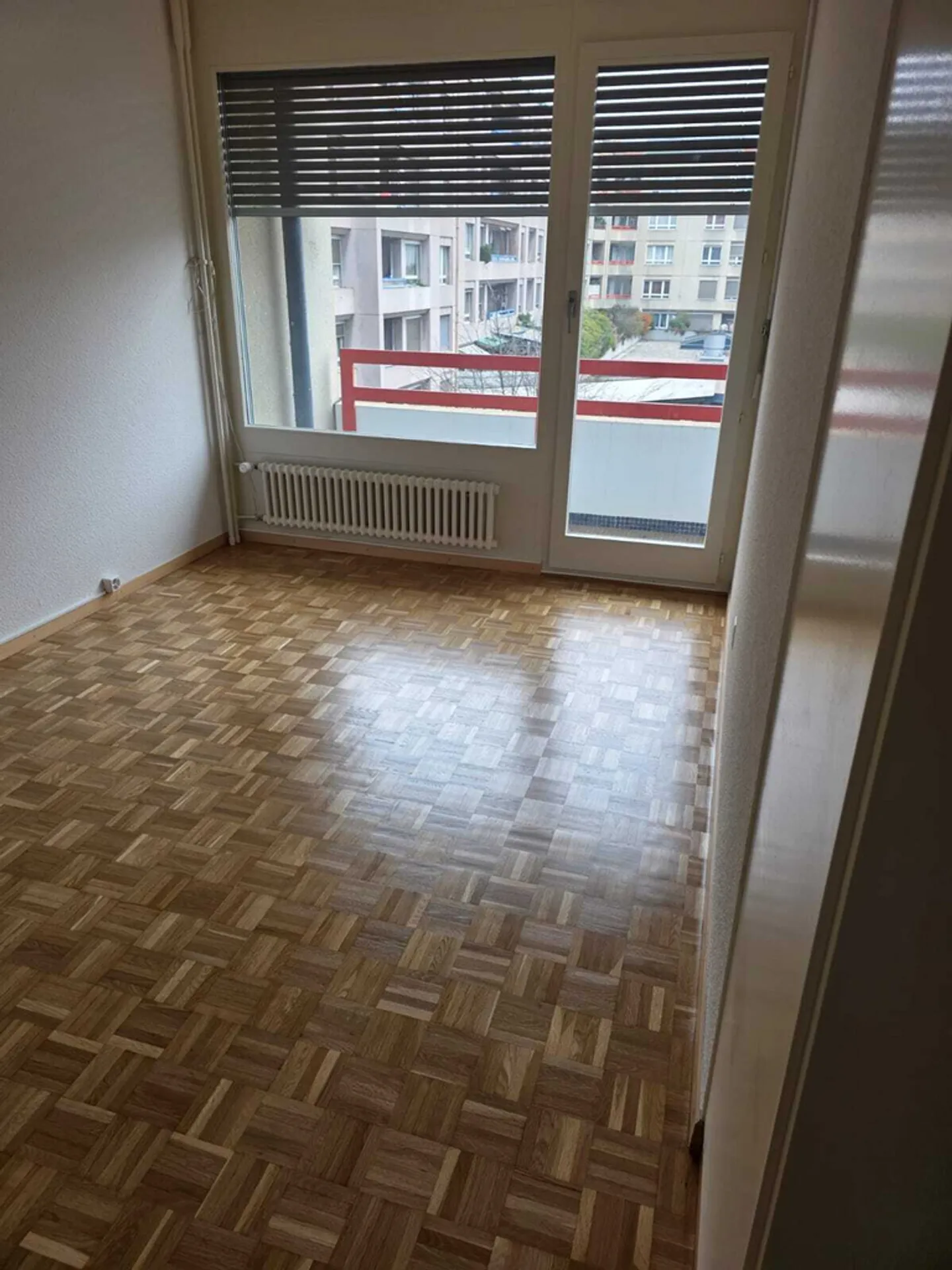 Carouge - 6 Chambres au 3ème Étage - Photo 6 sur 8